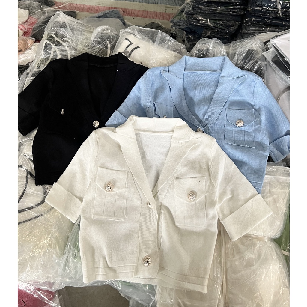 Áo croptop mongtoghi cúc đồng cổ vest Quảng Châu
