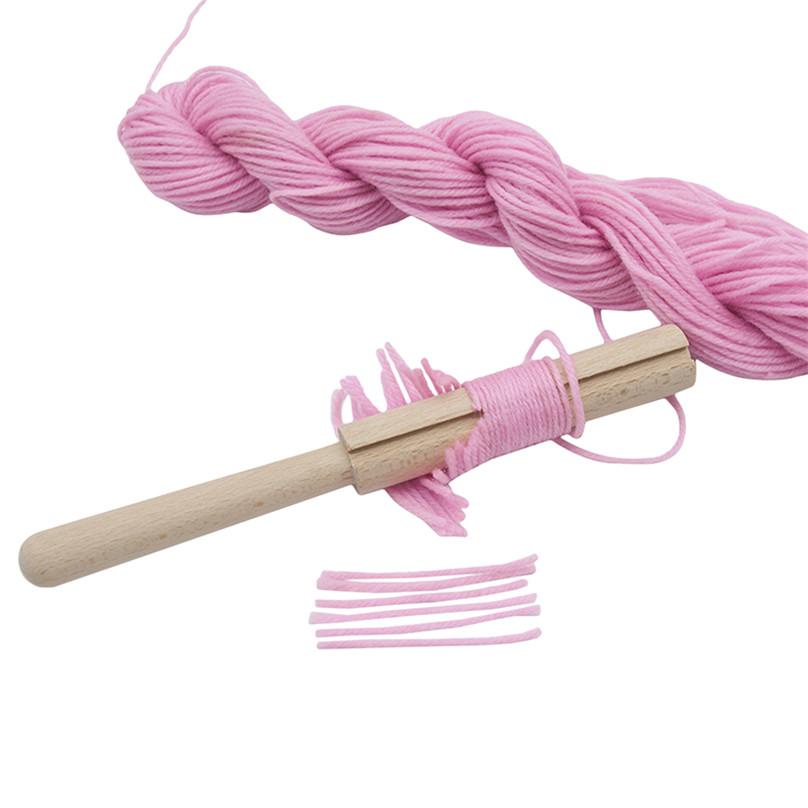 Mesh latch hook yarn cutter tool for tapestry carpet making tools