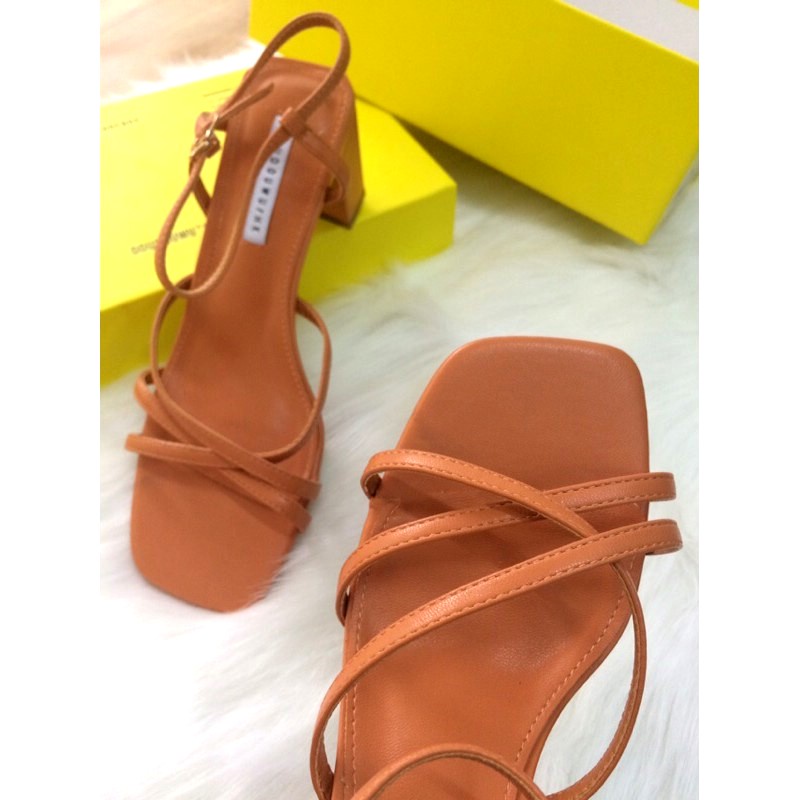 THANH LÝ G252 Giày Sandal Xăng đan nữ quai mảnh đan chéo gót trụ Size 37