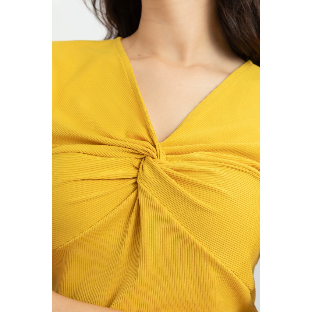 Áo thun gân cổ xoắn nữ IVY moda MS 57M6100