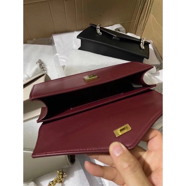 TÚI CNK ĐEO CHÉO ĐEO VAI