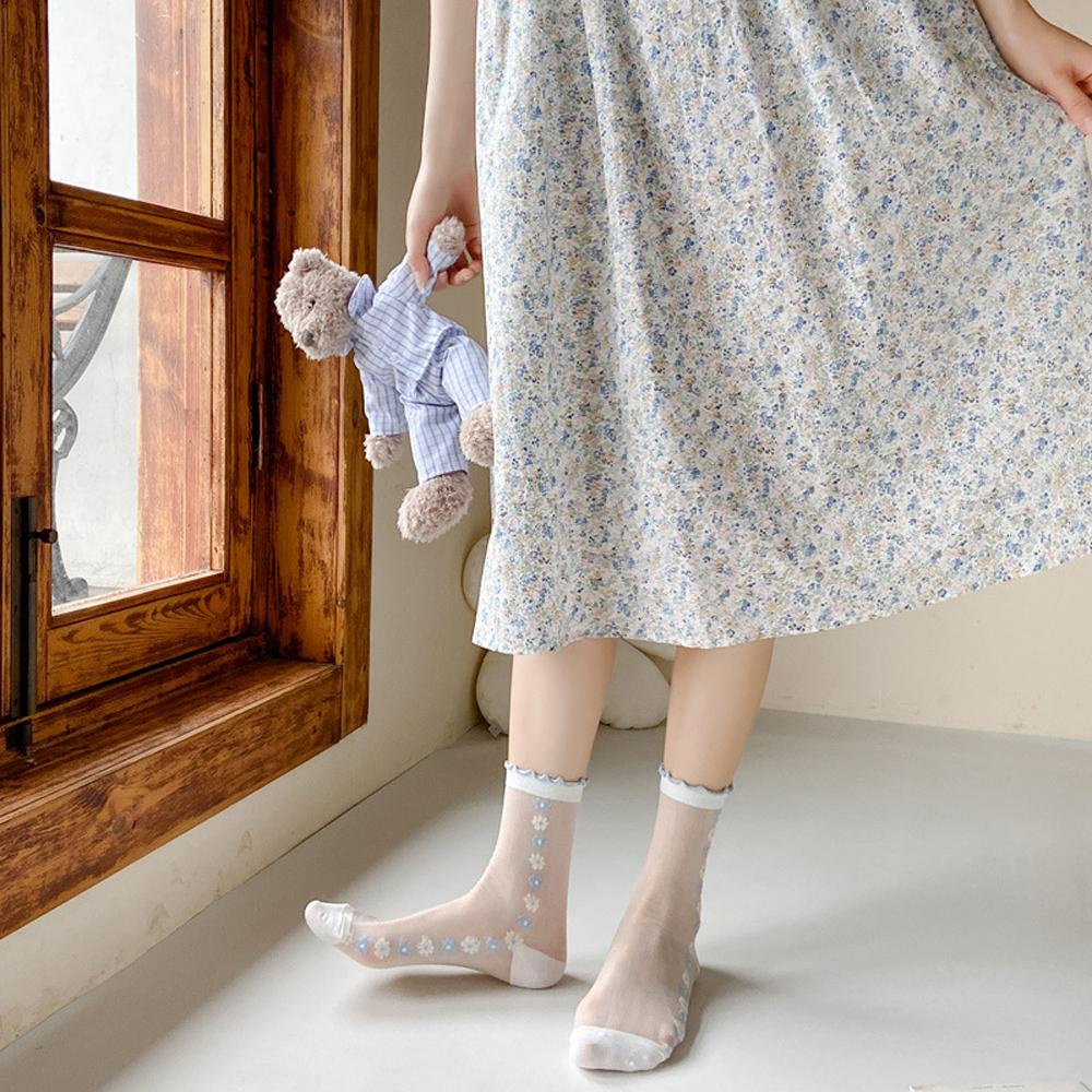 Đôi Vớ Thoáng Khí Họa Tiết Hoa Thời Trang Dễ Thương Cho Nữ