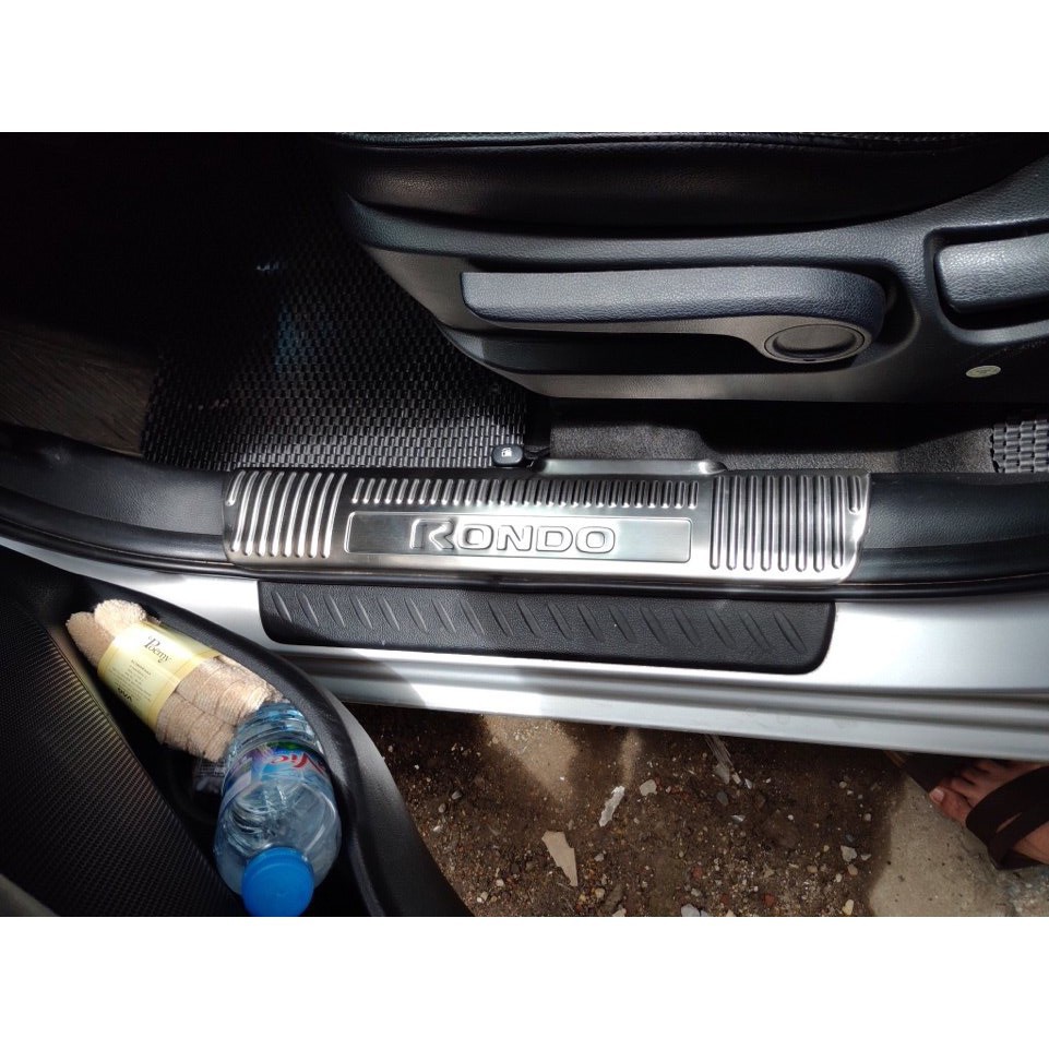Ốp Bậc Cửa Xe Kia Rondo 2018 2019 2020 2021 mẫu Inox