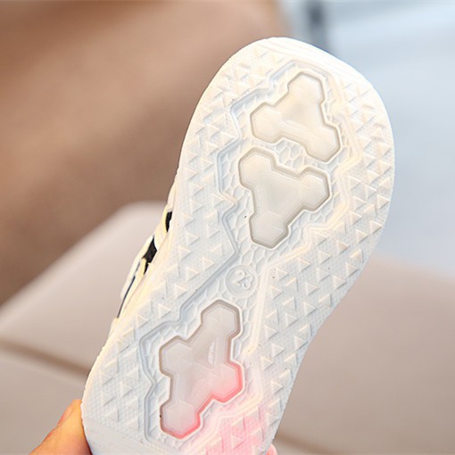 Giày thể thao có đèn led độc đáo theo phong cách Hàn Quốc dành cho bé