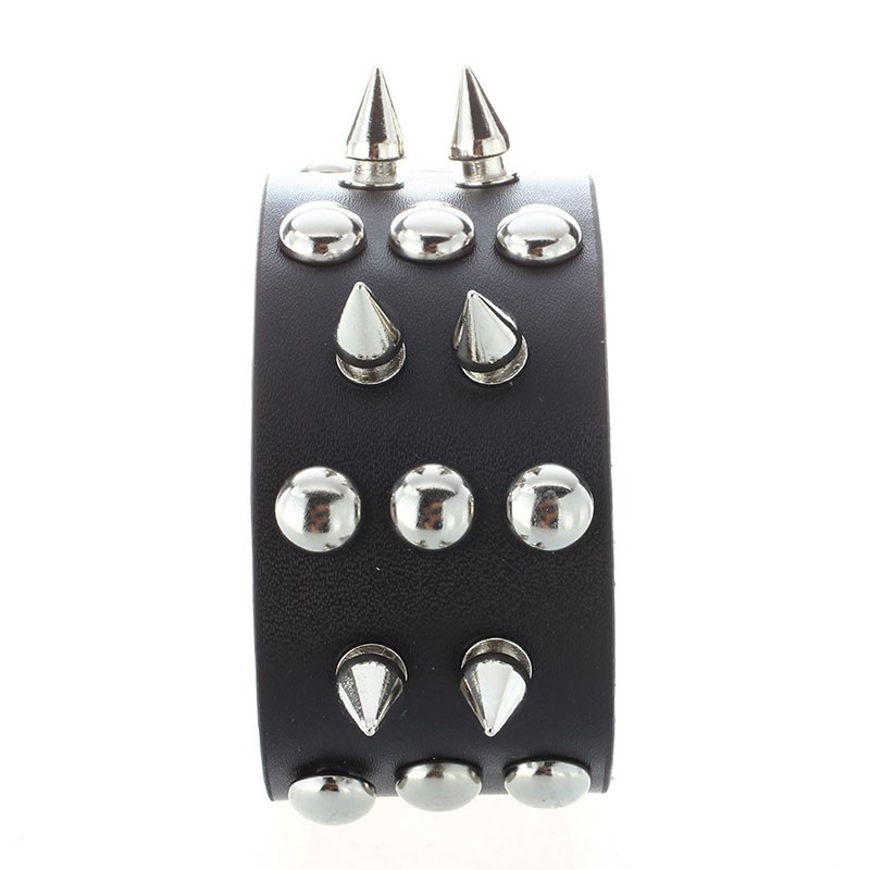 Vòng đeo tay bằng da có gai nhọn dành cho nam | BigBuy360 - bigbuy360.vn