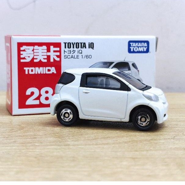 Xe ô tô mô hình Tomica Toyota IQ no.28 - Full Hộp