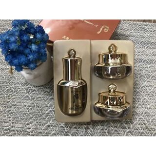 Bộ sản phẩm mini tái sinh da cao cấp WHOO