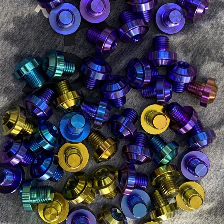 Ốc chân gương, chân kính titan GR5 10li10 đầu dù gắn Wave, Sirus, Winner X, Exciter 150 và nhiều dòng xe tương thích