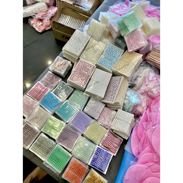 Miếng dán đính đá festival cho mặt / mắt / trang trí tóc dùng trong trang điểm, lên concept chụp hình ấn tượng