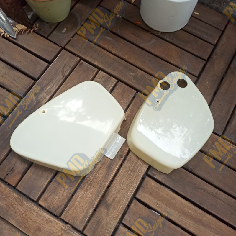 Cốp nhựa 78 2 lỗ khóa, không sơn kèm dây viền cốp với cặp ốc cốp.