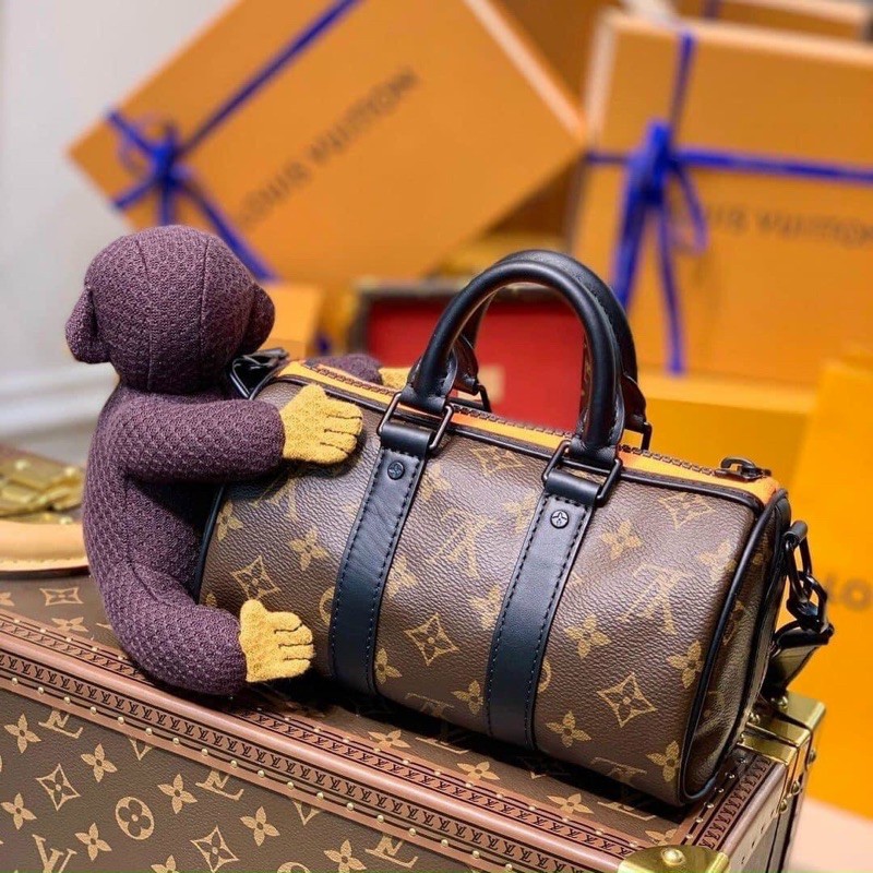 Túi lv size 20cm fullbox kèm em khỉ vô cùng dễ thương