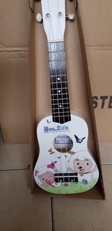 Ukulele Soprano Hoạt Hình - CB3