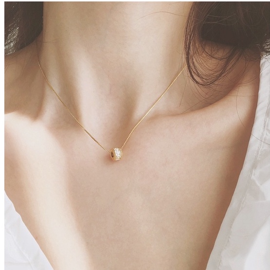 Dây chuyền nữ titan mặt trụ nhỏ đính đá lấp lánh không gỉ WN2213