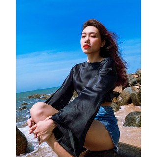 Victoria Blouse - áo lụa satin ngắn tay loe
