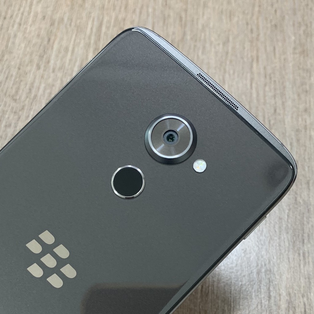 Blackberry DTEK60 - Zin Chính hãng.