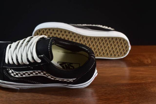 Giày Vans Old Skool 100% Phối Sọc Trắng Đen Trẻ Trung Năng Động Dt