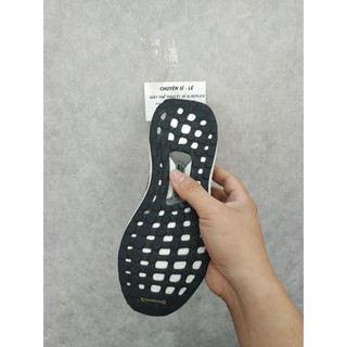 Giày Ultra boost đen thổ cẩm
