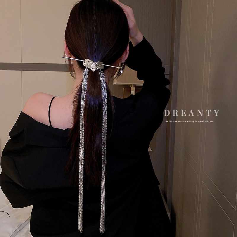 Kẹp Tóc Kim Loại Dài Xếp Ly In Chữ Trái Tim Phối Tua Rua Thời Trang Hiện Đại