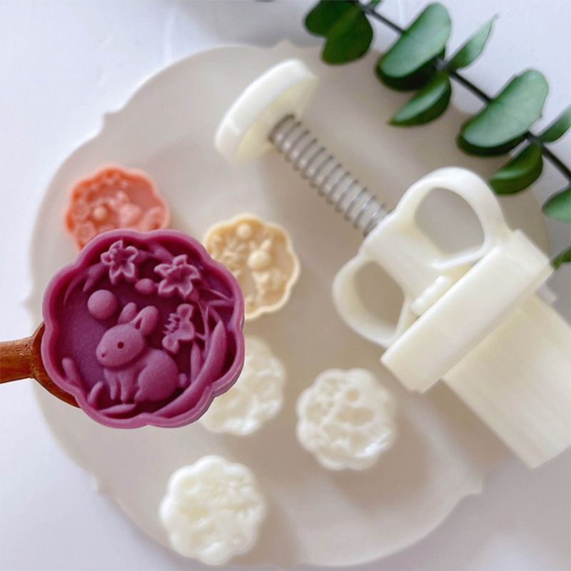 Khuôn Nhựa Làm Bánh Trung Thu Hình Thỏ Dễ Thương 20g