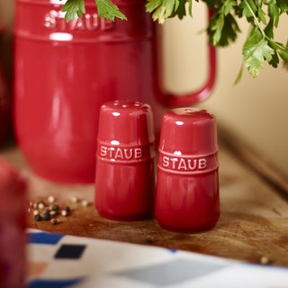 BỘ HŨ RẮC GIA VỊ STAUB ĐỎ CHERRY