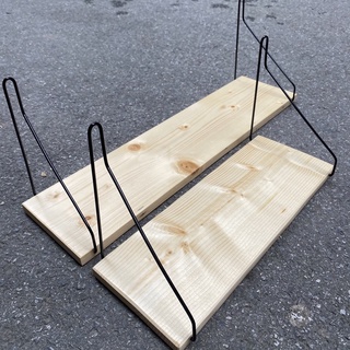 Kệ gỗ thông treo tường trang trí Hàn Quốc, gỗ thông nguyên miếng Newzealand, móc sắt treo sơn tĩnh điện