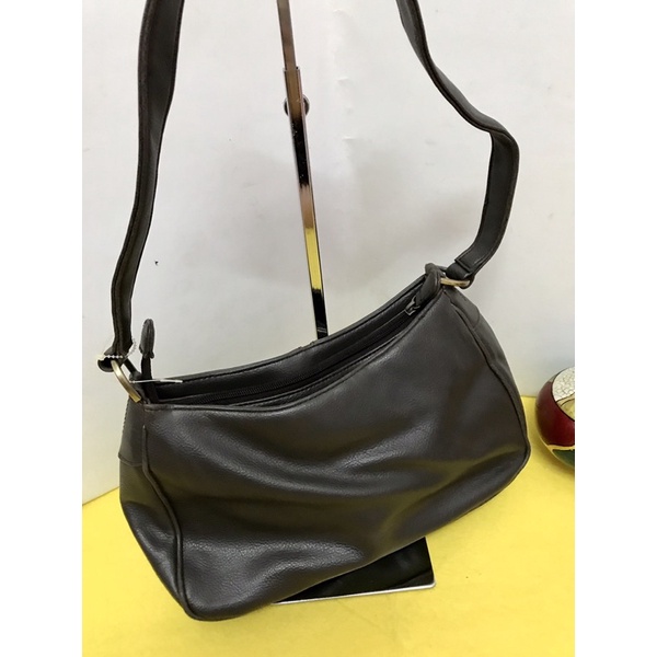 Túi đeo vai da thật