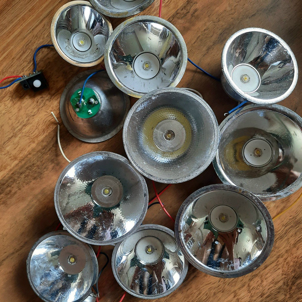 chóa led .nhân led đèn pin 3v hàng tháo máy