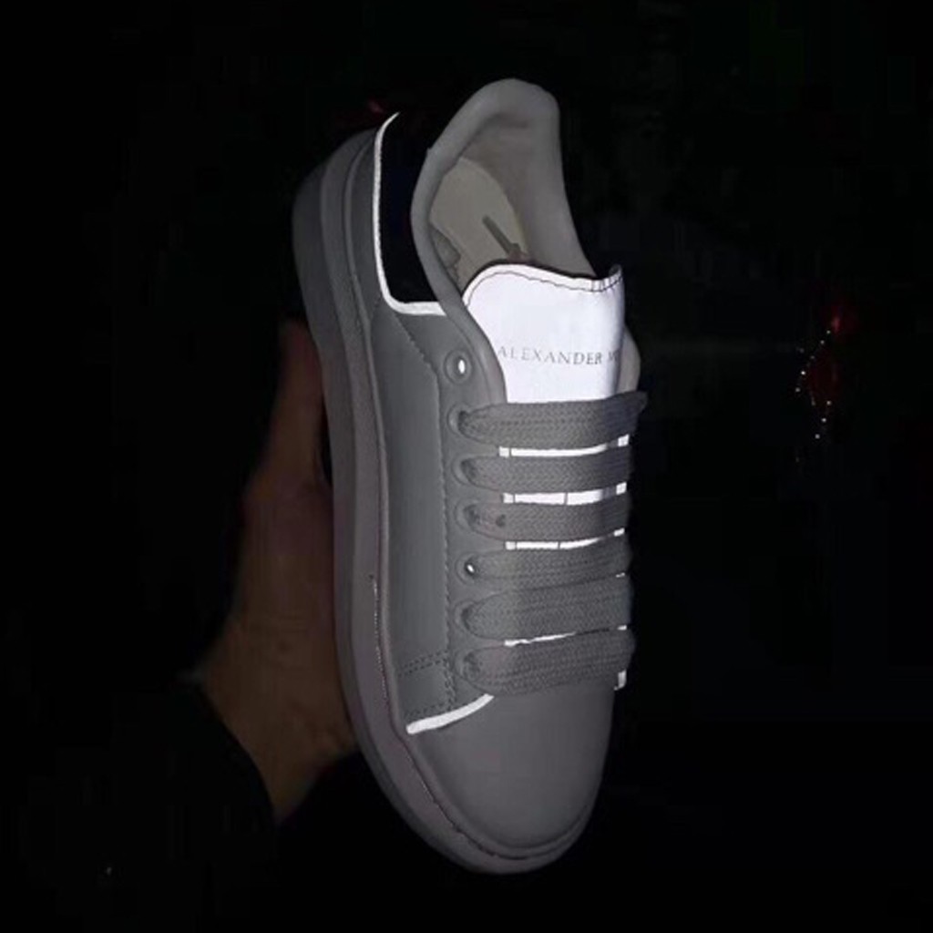 giày MCQ gót đen phản quang -Top 5 mẫu giầy sneaker hot nhất hiện nay [ ảnh thật sau ]