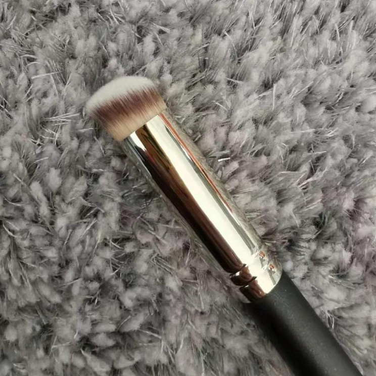 MAC270S professional concealer brush, soft bristles, super grip, fast concealer，makeup brush