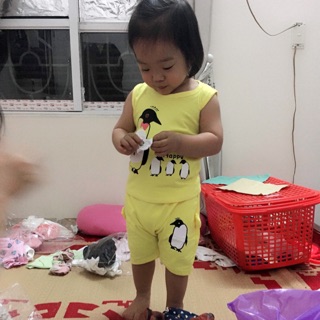 Combo 5 bộ quần áo trẻ em 250k