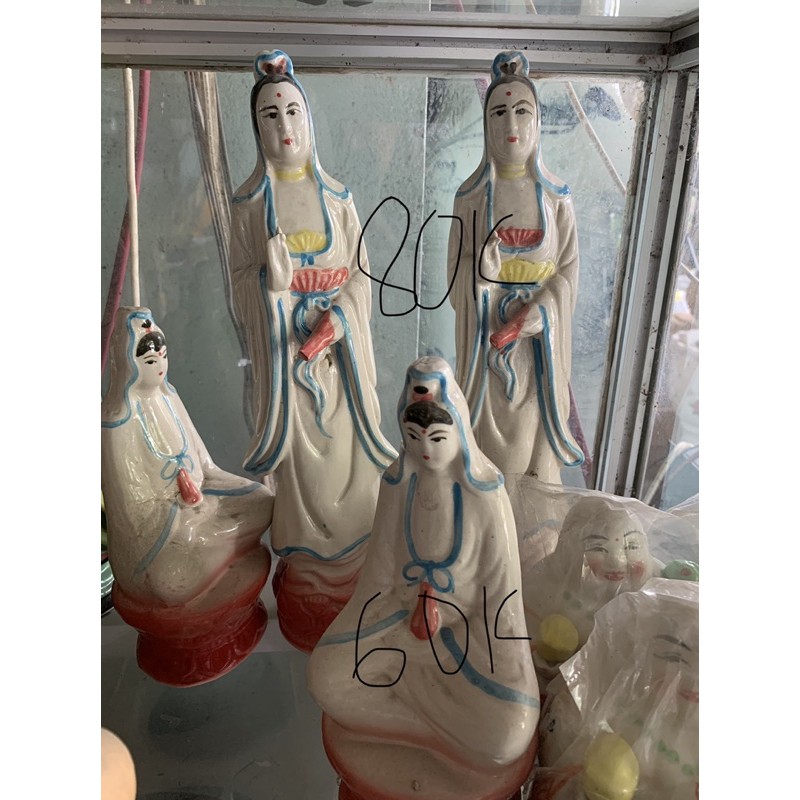 Tượng sứ quan âm bồ tác