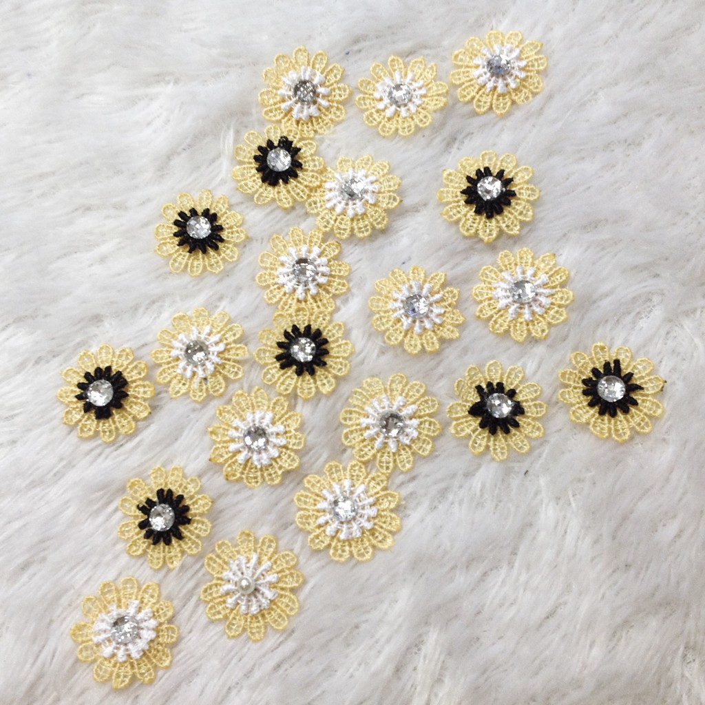 Set 8 bông thêu hoa mai thạch thảo vàng đính hạt cườm trai kết kim sa áo dài váy đầm