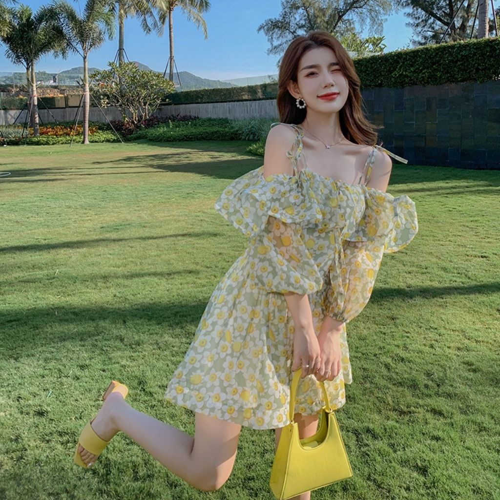 Váy hoa nhí , đầm trễ vai xòe dáng ngắn phong cách tiểu thư mùa hè Hàn Quốc