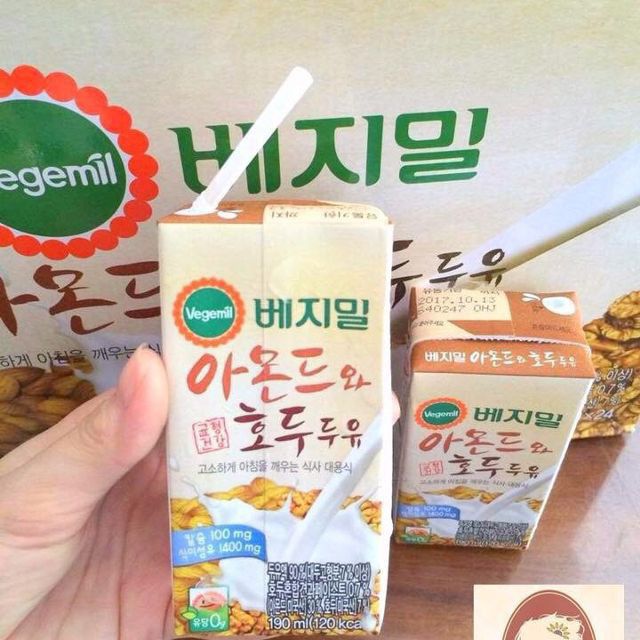 thùng 20g Sữa ÓC CHÓ HẠNH NHÂN HÀN QUỐC 190ml