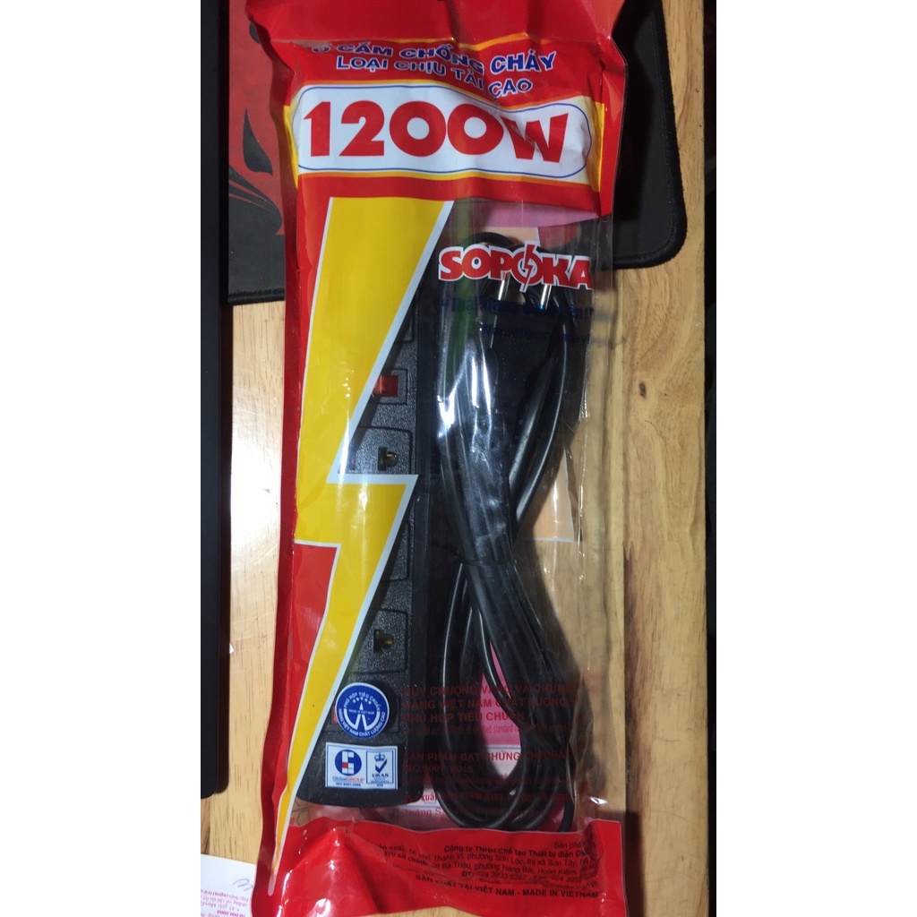 Ổ cắm 6 lỗ 2 công tắc Sopoka