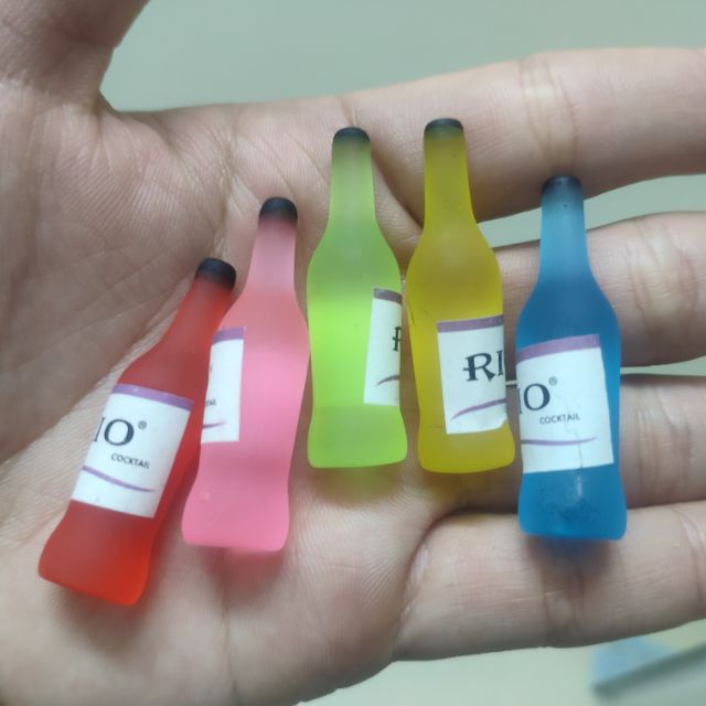 Mô hình Chai rượu Rio mini trang trí nhà búp bê tiểu cảnh DIY bonsai tiểu decor sochi DollHouse THU NHỎ nước ngọt rio