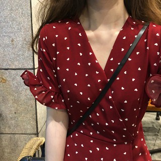 Đầm đỏ họa tiết trái tim