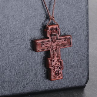 Dây chuyền bằng gỗ khắc hình chúa Jesus màu đỏ/đen