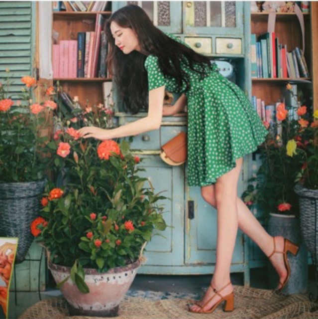 Đầm hoa nhí Blapink đầm lụa xoè cổ tim màu xanh nữ tính dịu dàng