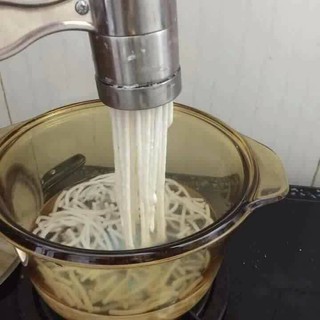 Khuân làm bún
