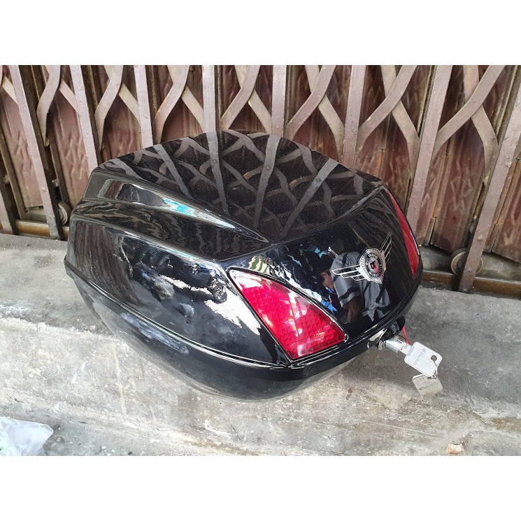 thùng hành lý đựng đồ phía sau xe máy