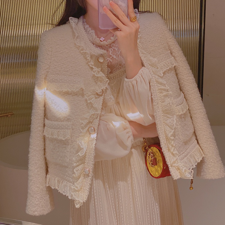 Áo Dạ Tweed Dáng Ngắn Trắng Cúc Ngọc Viền Bèo