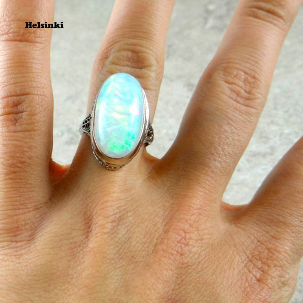 Nhẫn đính hôn nữ mặt đá Opal cổ điển