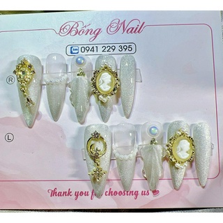 Nailbox thiết kế mắt mèo kim cương sang chảnh phối charm thả B235