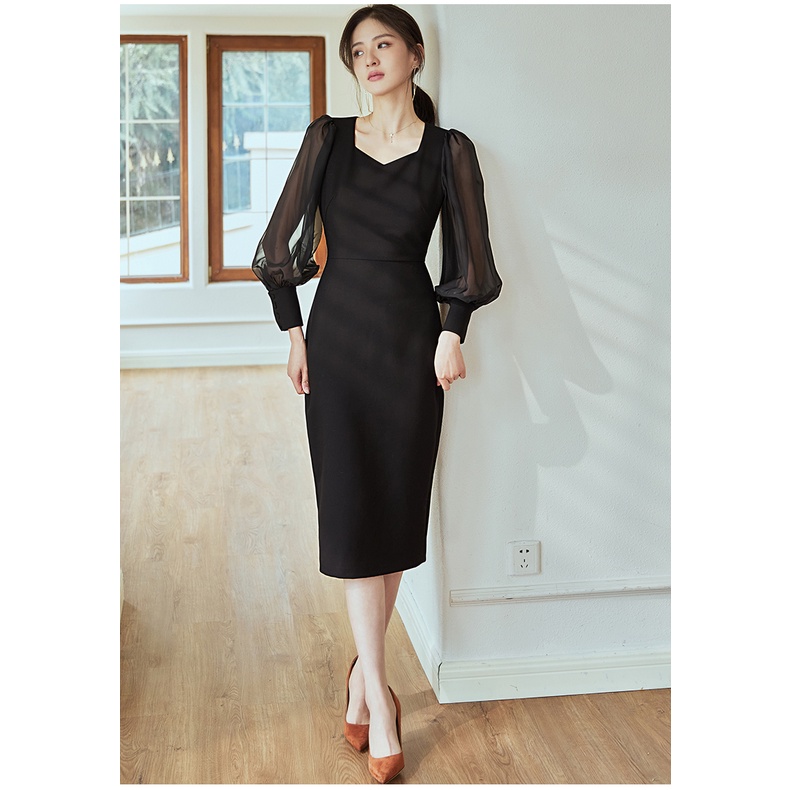 Đầm ôm body cổ điển tay phồng dài nút bọc xẻ sau