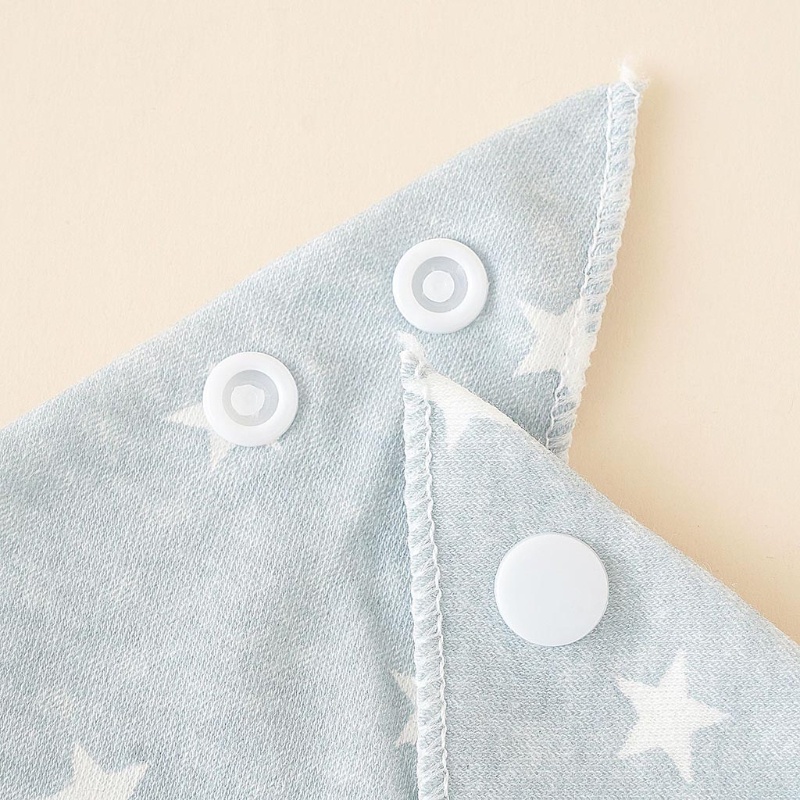 Bộ Găng Tay Và Mũ Yếm Mềm Mại Tiện Dụng Cho Bé