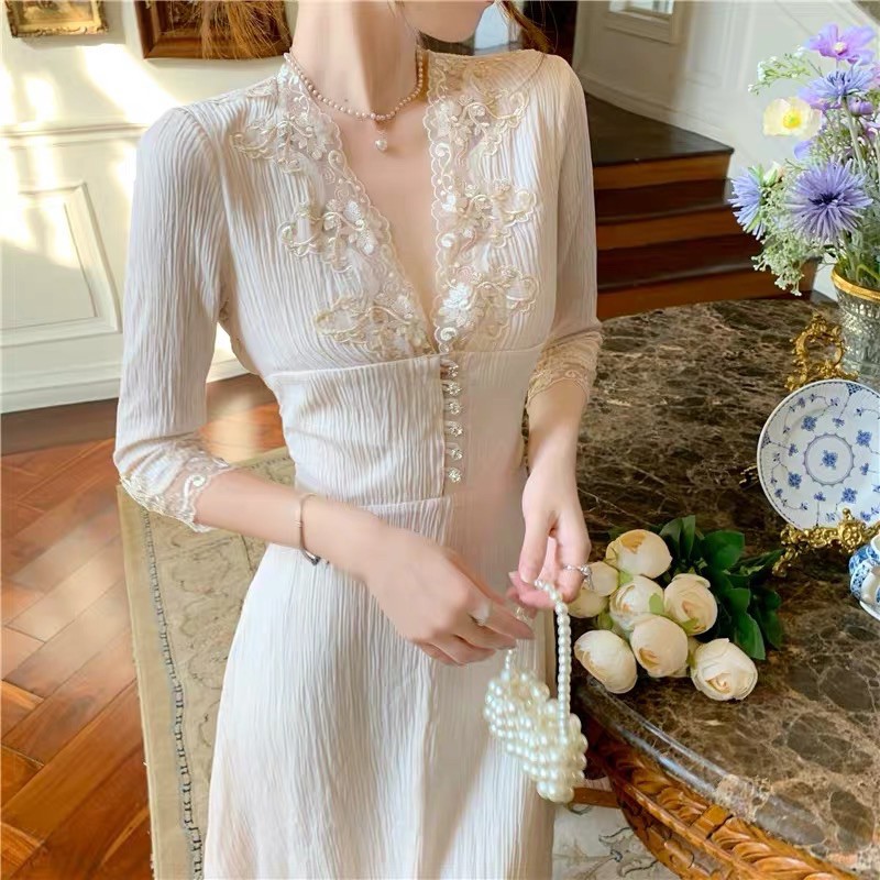 [SẴN-có ảnh thật]Đầm dài Emilia Dress cổ V viền ren sang trọng phong cách vintage cổ điển