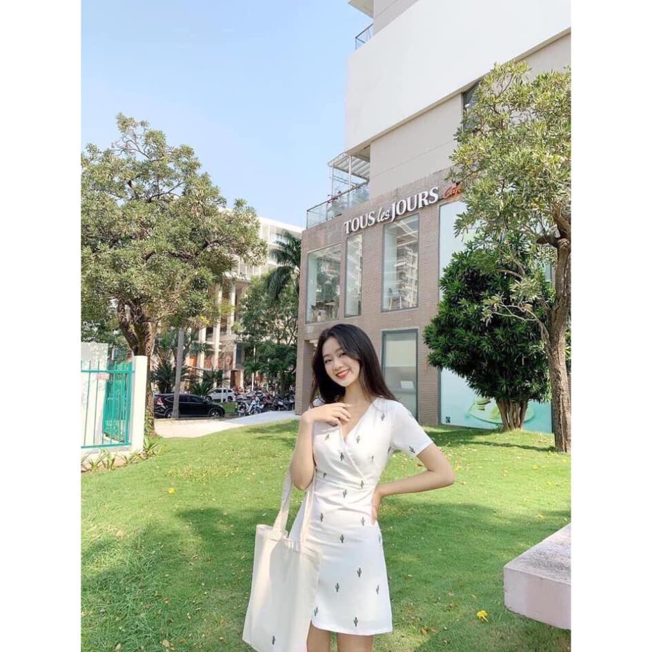 Đầm váy nữ hoa xương rồng cổ V chéo ngực | BigBuy360 - bigbuy360.vn
