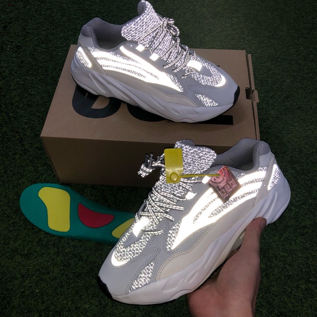 Giày Yz 700 Cao Cấp 🔥FREESHIP🔥 Giày thể thao yz700 phản quang + full box + bill + tặng tất | BigBuy360 - bigbuy360.vn