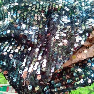 Vải c Hà Nguyễn